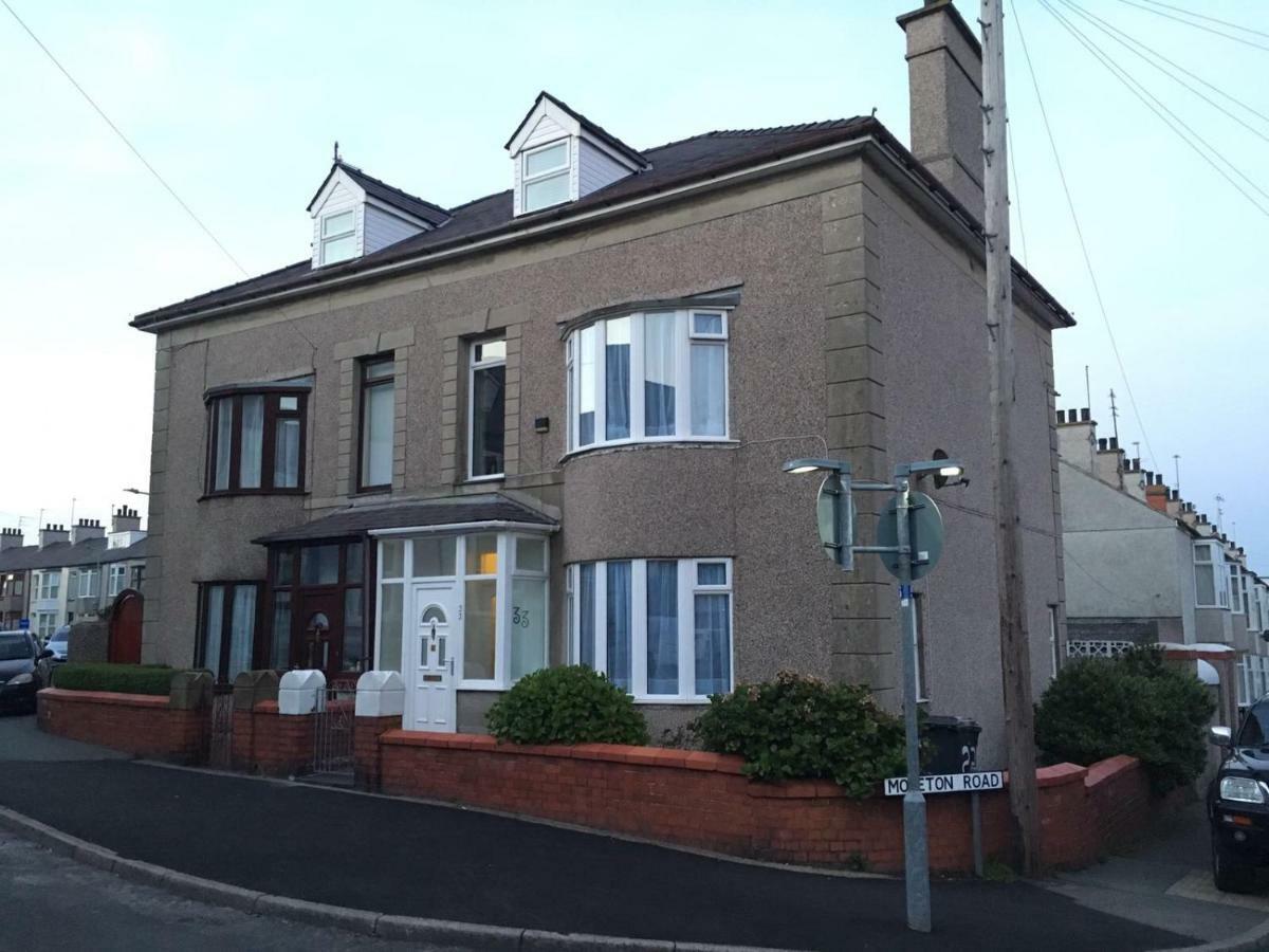 Vila @33 Fab Townhouse Holyhead Exteriér fotografie